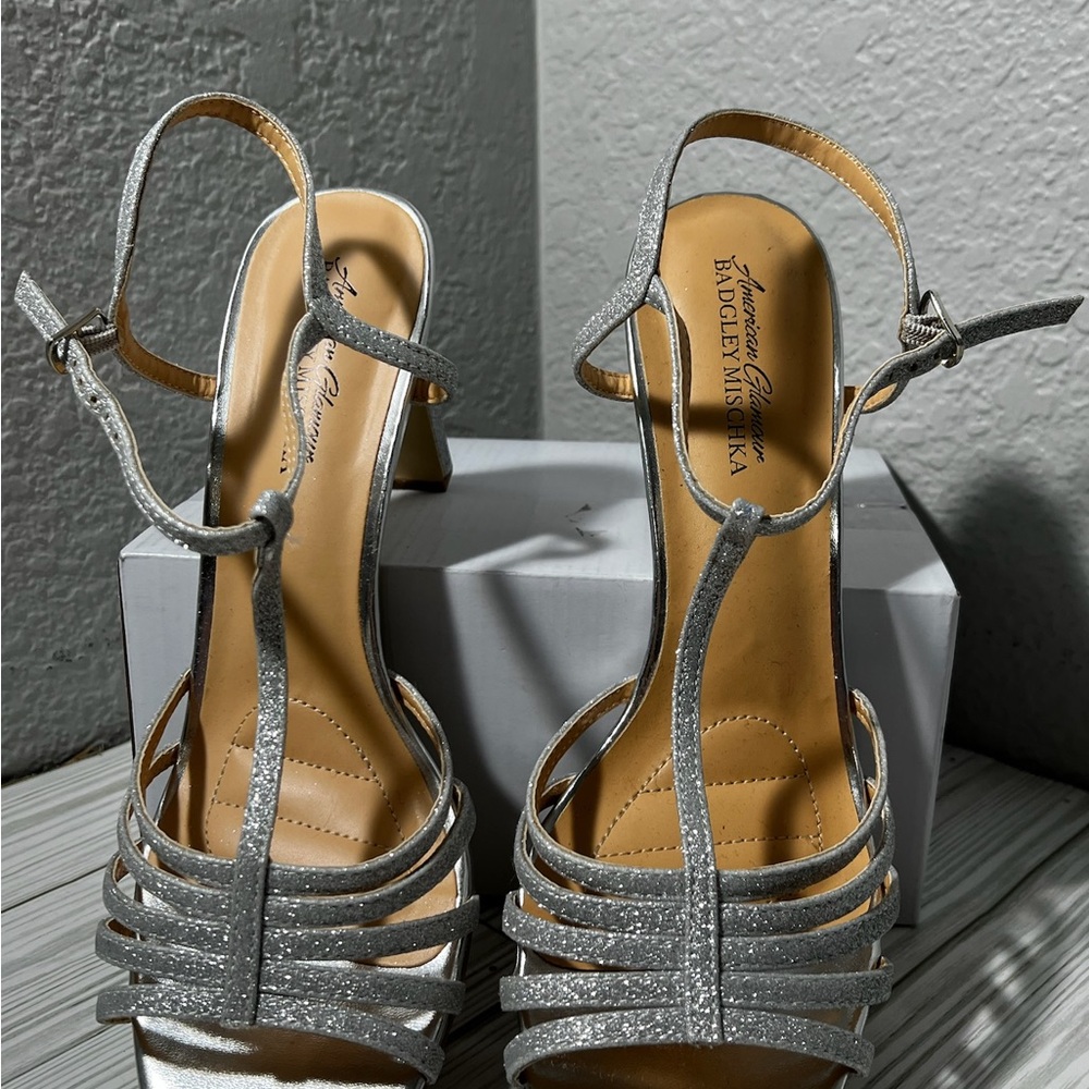 Badgley Mischka American Glamour Women’s ona straps heels Sandals silver size 10 - Picture 3 of 15